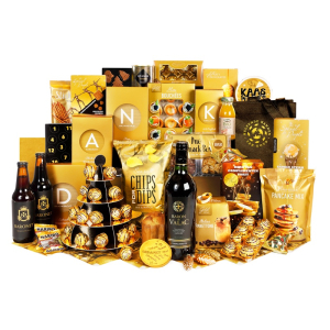 De beste fair trade kerstpakketten Verschillende fair trade kerstpakketten verpakt in een mooie kerstdoos